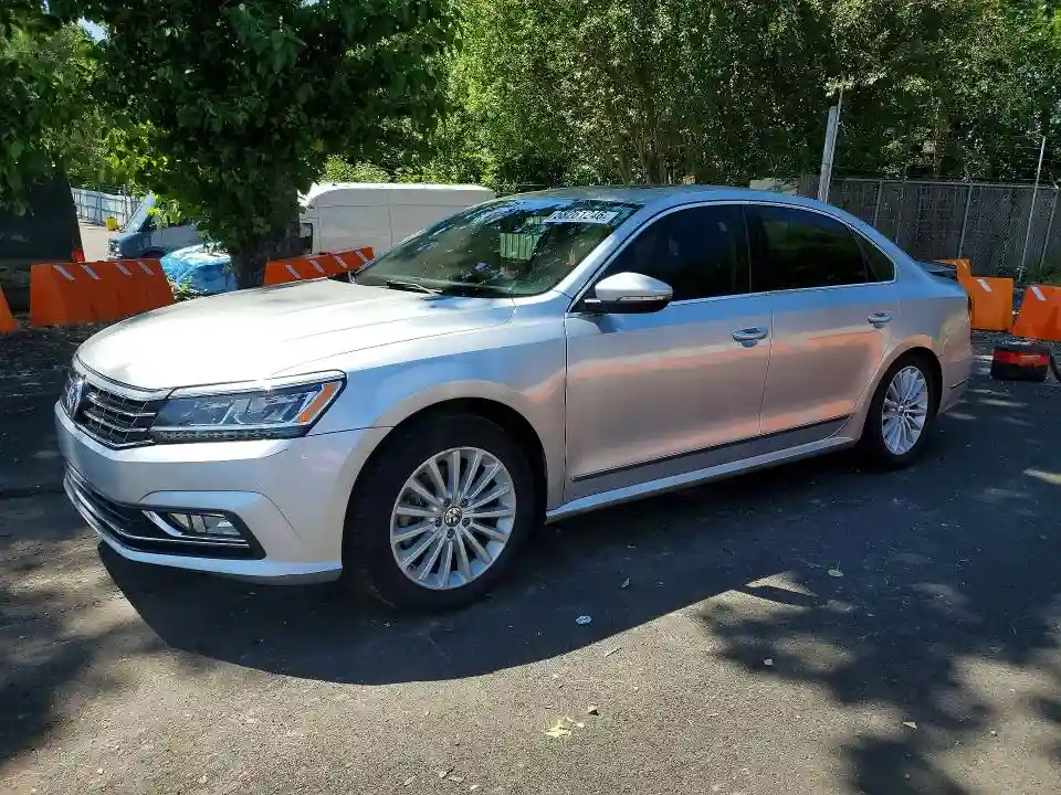 1VWBT7A31HC035672 2017 VOLKSWAGEN PASSAT-0