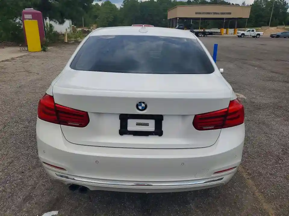 WBA8B9G37HNU52699 2017 BMW 3 SERIES-5