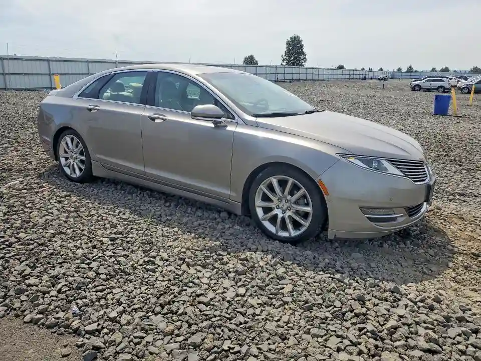 3LN6L2LU7GR619017 2016 LINCOLN MKZ-3