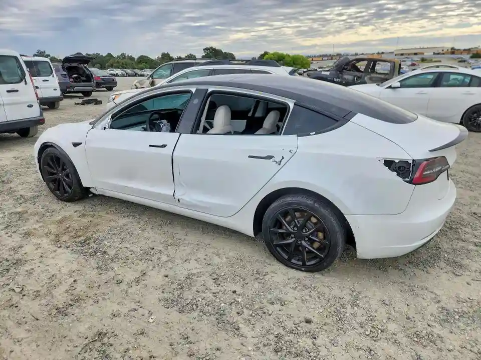 5YJ3E1EB6KF421904 2019 TESLA MODEL 3-1