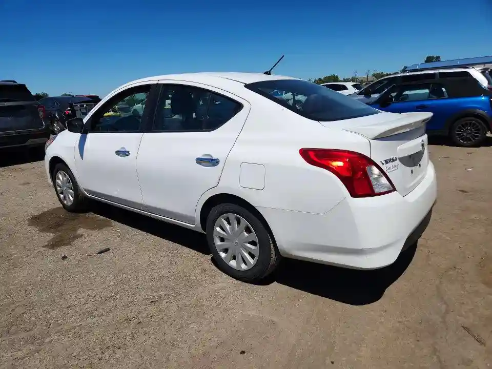 3N1CN7AP2HL844075 2017 NISSAN VERSA-1