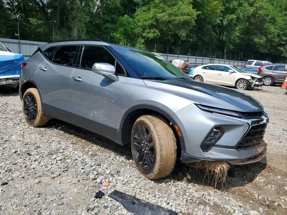 3GNKBDR41RS182529 2024 CHEVROLET BLAZER-3
