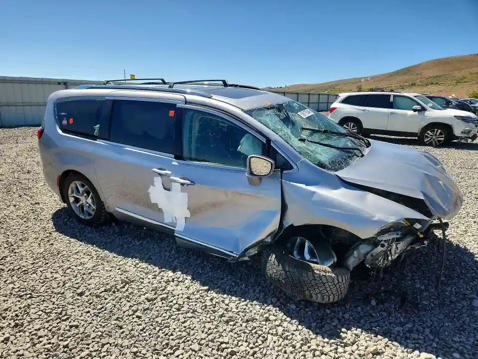 2C4RC1GG3JR320380 2018 CHRYSLER PACIFICA-3