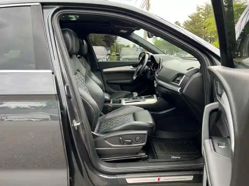 WA1C4AFY1J2024456 2018 AUDI SQ5-4
