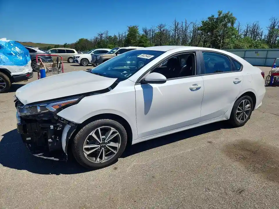 3KPF24AD0PE562639 2023 KIA FORTE-0