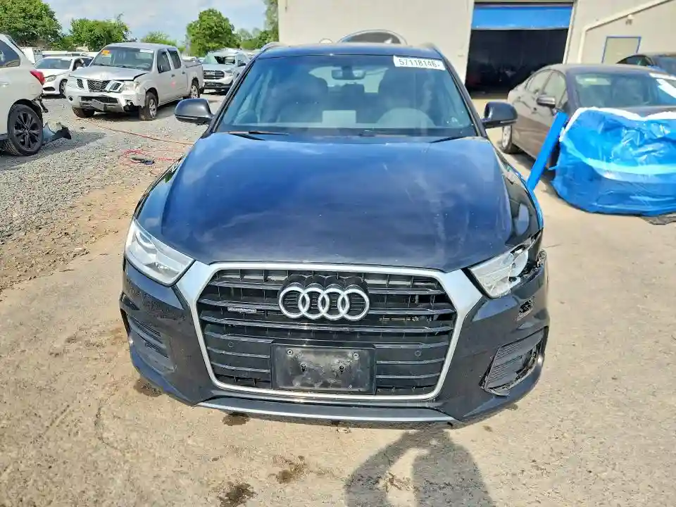 WA1ECCFS7HR009917 2017 AUDI Q3-4