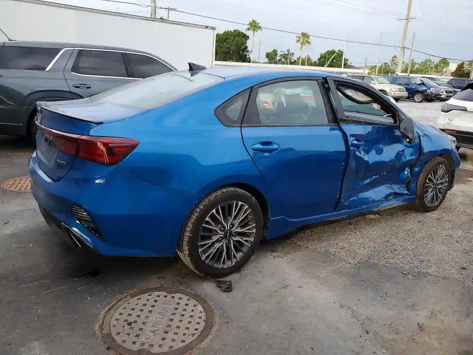 3KPF54AD4PE552901 2023 KIA FORTE-2