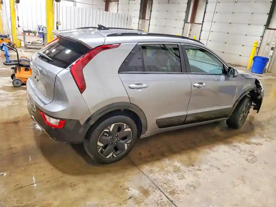 KNDCR3L11S5144638 2025 KIA NIRO-2