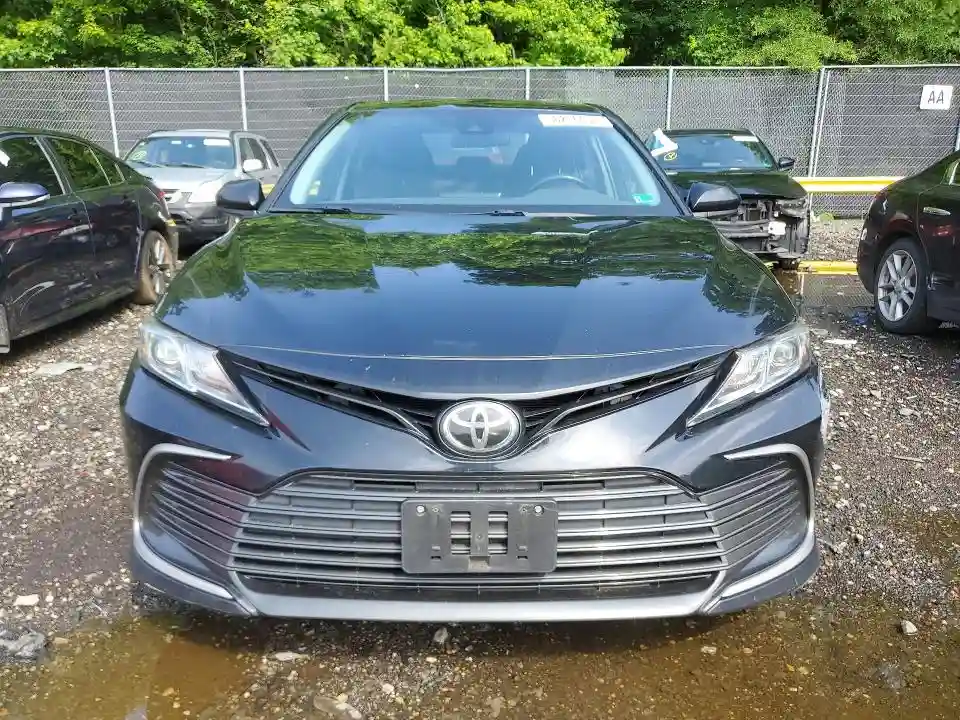 4T1C11AK3MU512216 2021 TOYOTA CAMRY-4