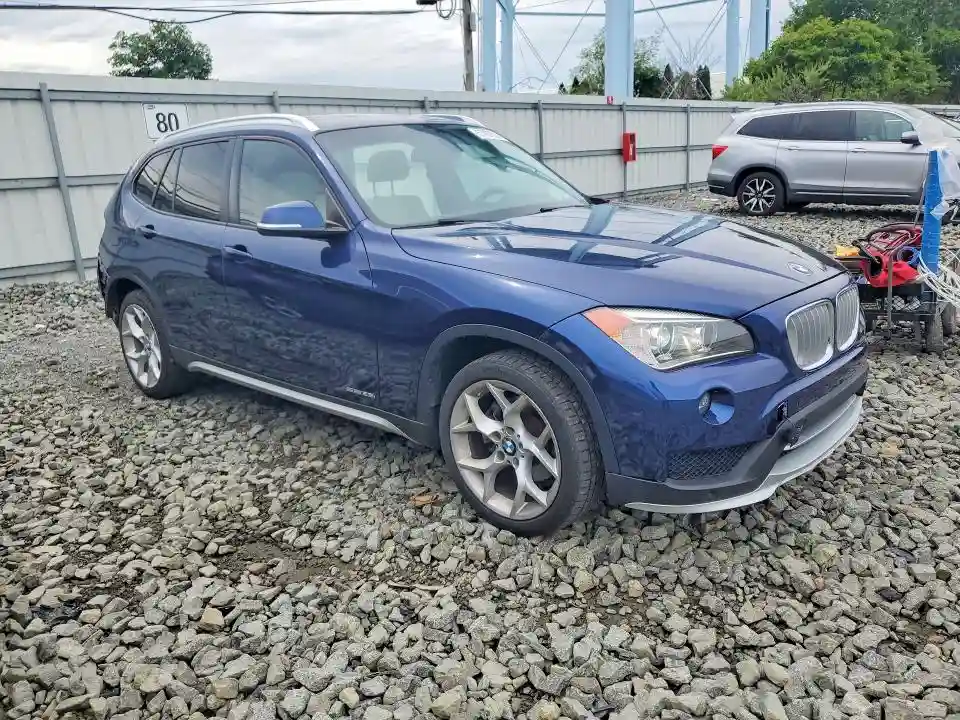 WBAVM1C53FV316802 2015 BMW X1-3