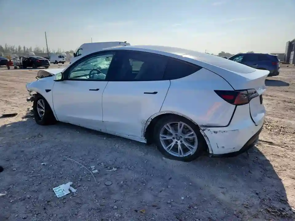 7SAYGAEE8PF933944 2023 TESLA MODEL Y-1