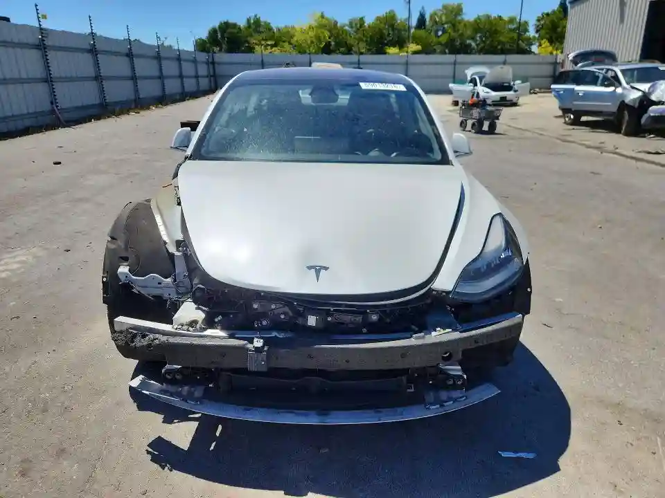 5YJ3E1EA0JF044573 2018 TESLA MODEL 3-4