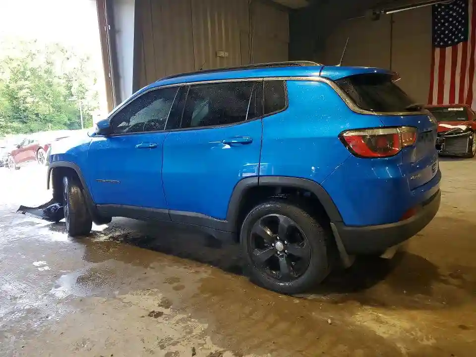 3C4NJDBB5JT359843 2018 JEEP COMPASS-1