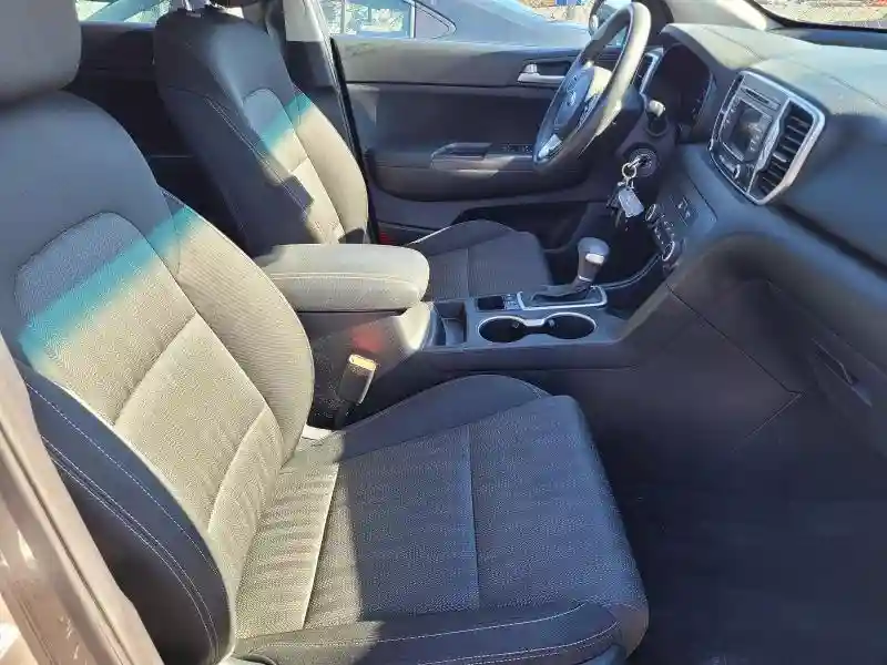 KNDPMCAC9J7452812 2018 KIA SPORTAGE-4