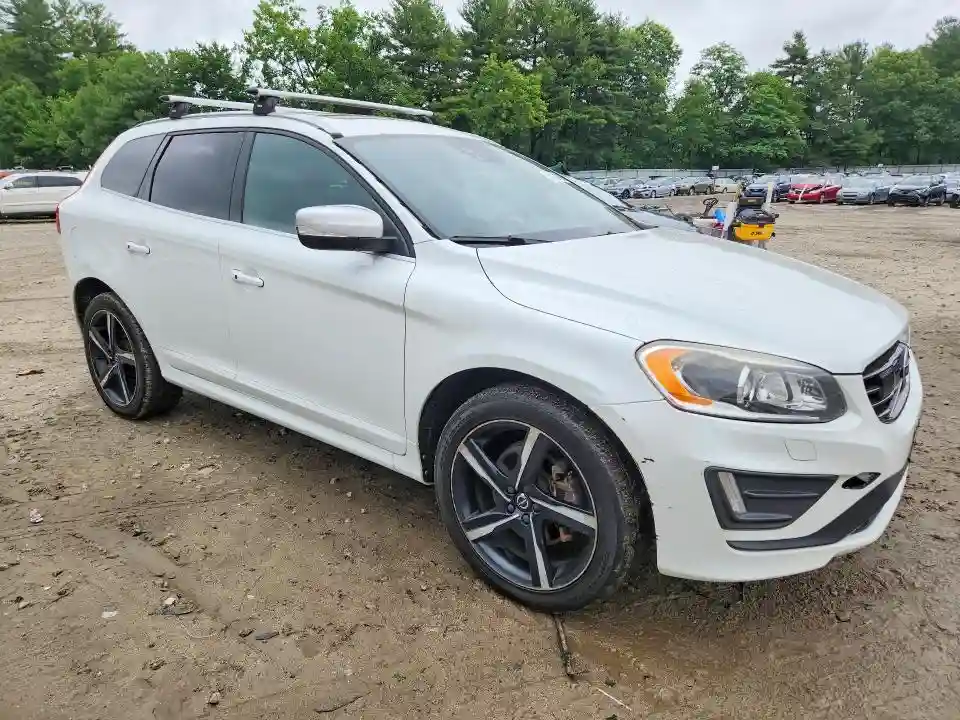 YV4902RS6G2781304 2016 VOLVO XC60-3
