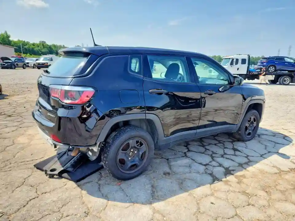 3C4NJDAB8JT100457 2018 JEEP COMPASS-2