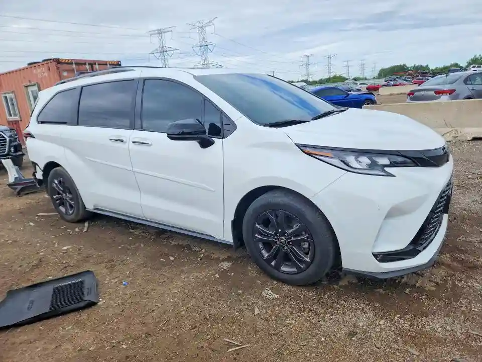 5TDDSKFC6RS136734 2024 TOYOTA SIENNA-3