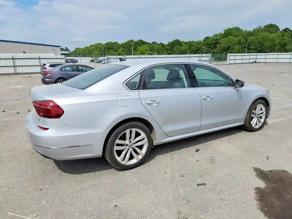 1VWBA7A36JC000878 2018 VOLKSWAGEN PASSAT-2