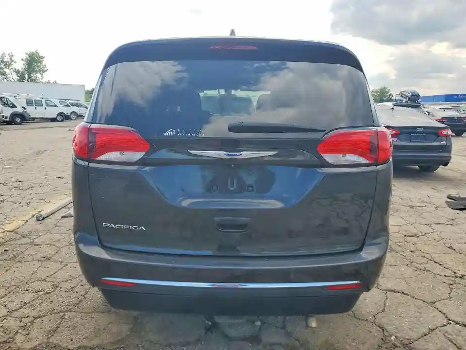 2C4RC1BG8JR314923 2018 CHRYSLER PACIFICA-5