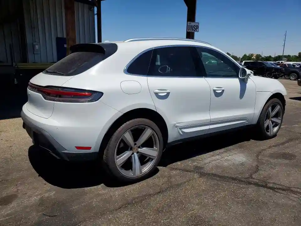 WP1AA2A51NLB07666 2022 PORSCHE MACAN-2