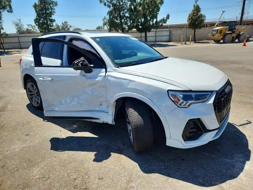 WA1EECF3XP1025609 2023 AUDI Q3-3