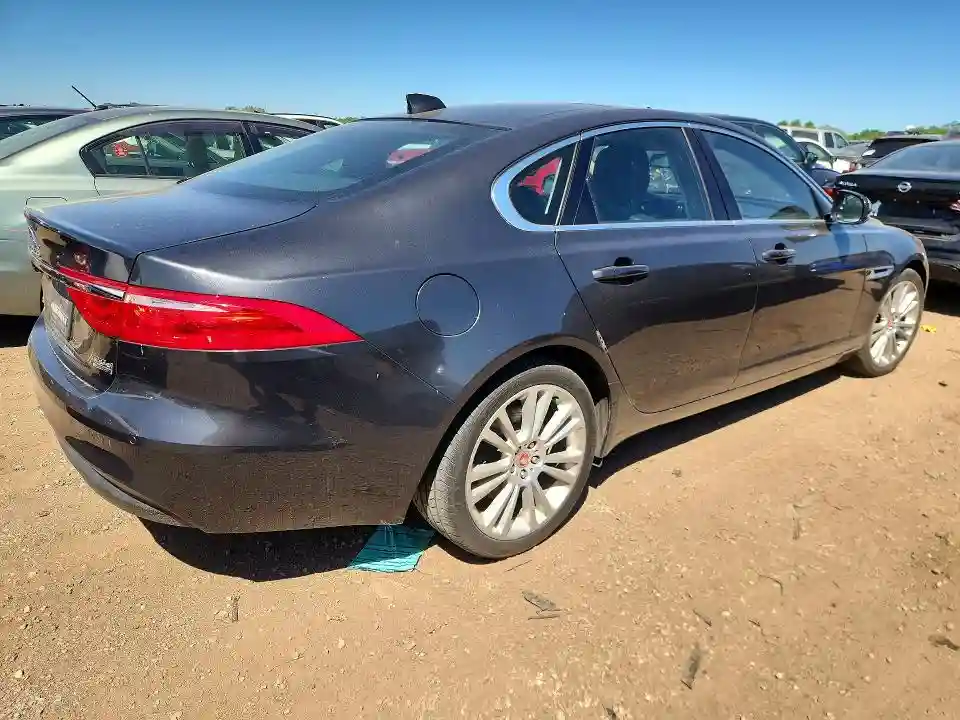 SAJBK4BN3HCY42894 2017 JAGUAR XF-2