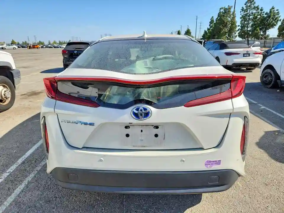 JTDKARFP2K3105803 2019 TOYOTA PRIUS-5