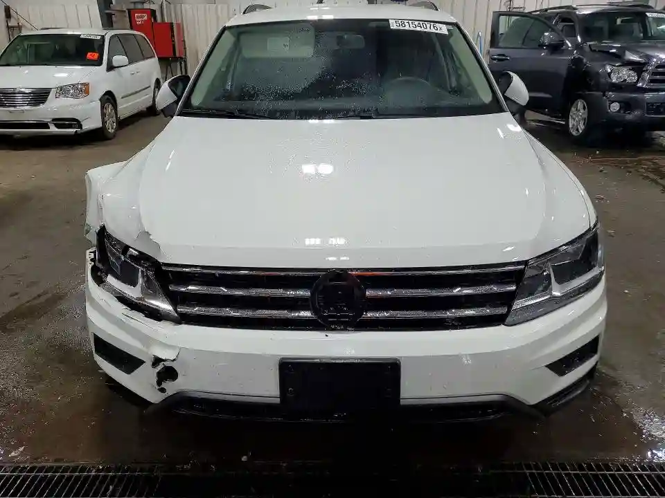 3VV0B7AX8JM047968 2018 VOLKSWAGEN TIGUAN-4