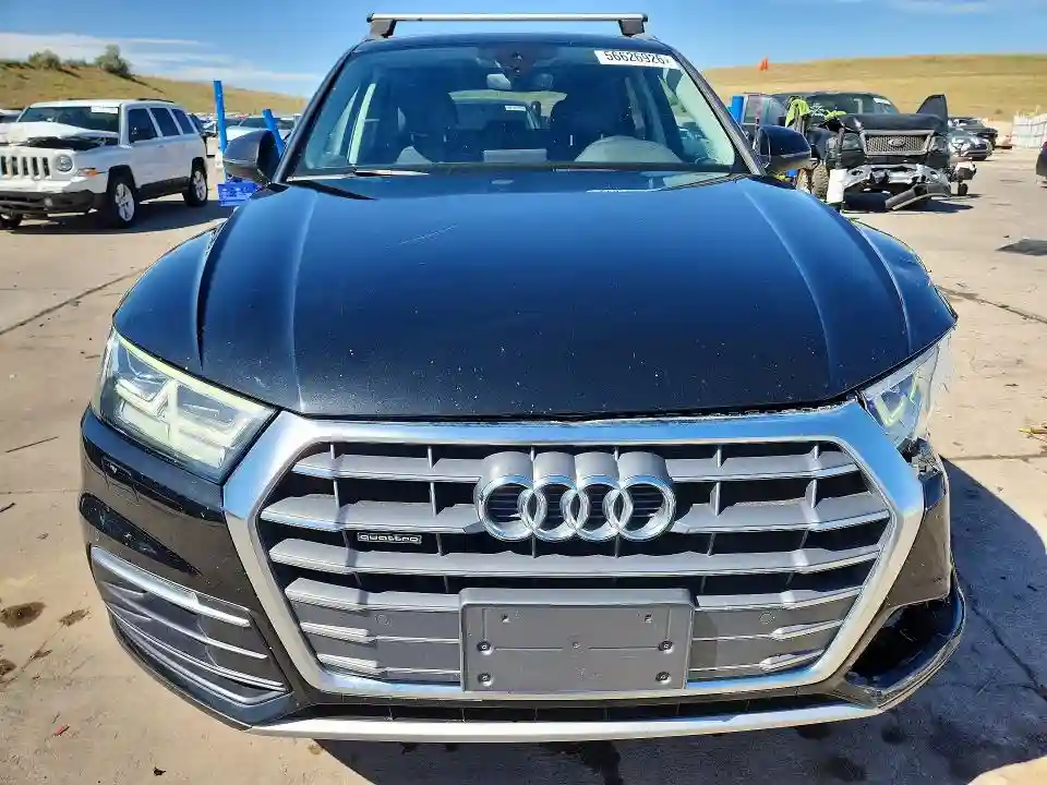 WA1BNAFY7J2137580 2018 AUDI Q5-4
