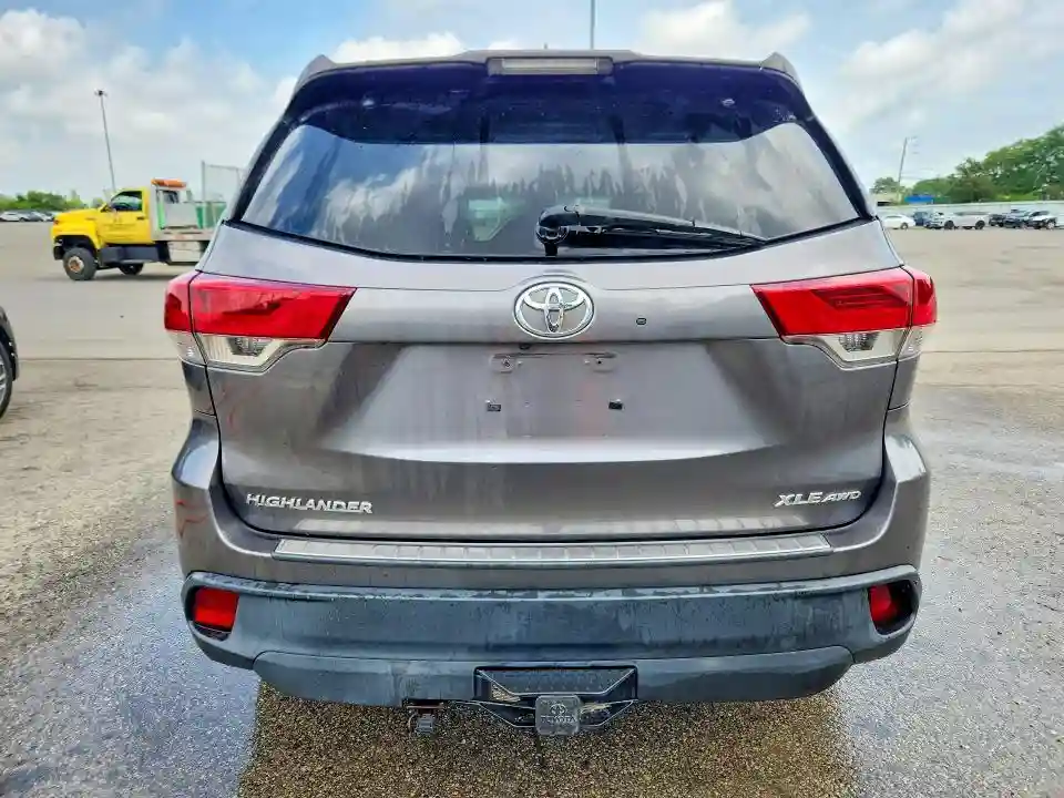 5TDJZRFHXJS556651 2018 TOYOTA HIGHLANDER-5