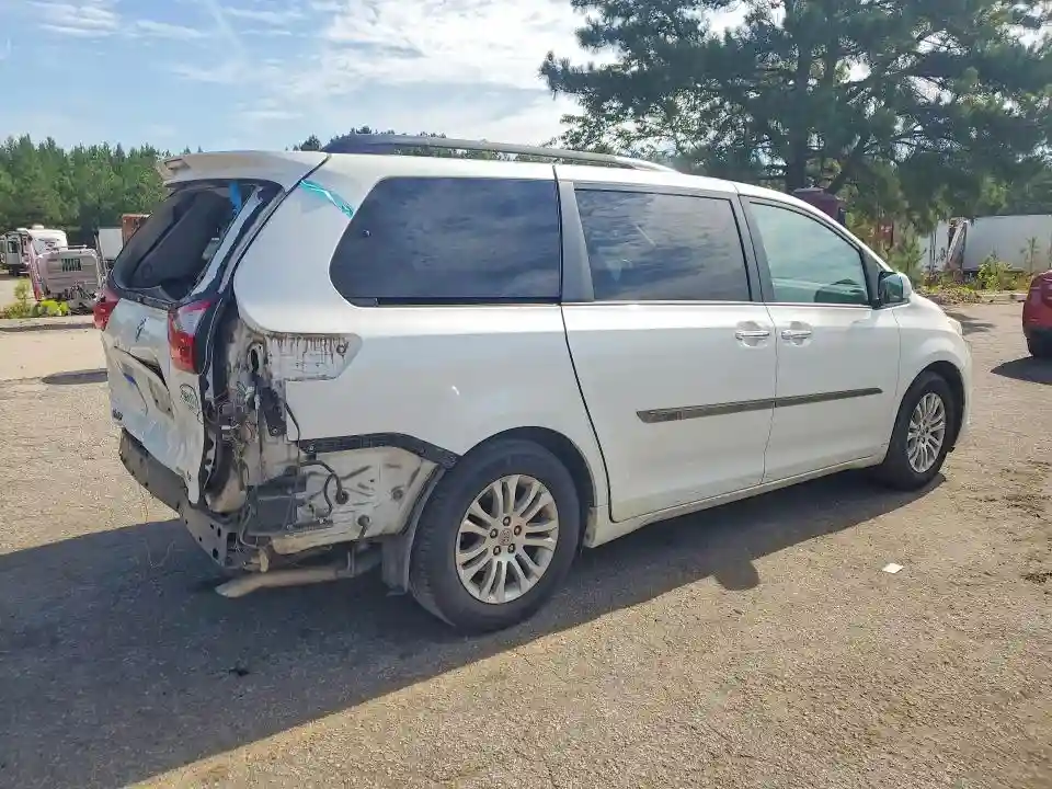 5TDYZ3DCXHS840388 2017 TOYOTA SIENNA-2