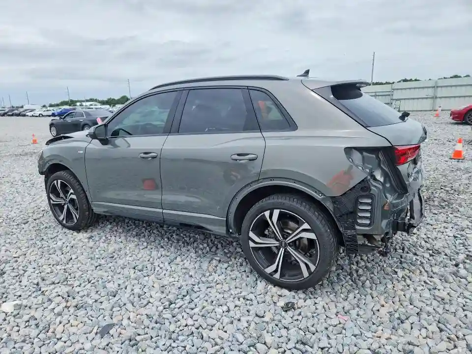 WA1EECF33R1138787 2024 AUDI Q3-1