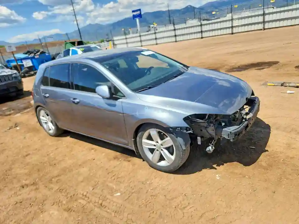 3VW217AU5HM038071 2017 VOLKSWAGEN GOLF-3