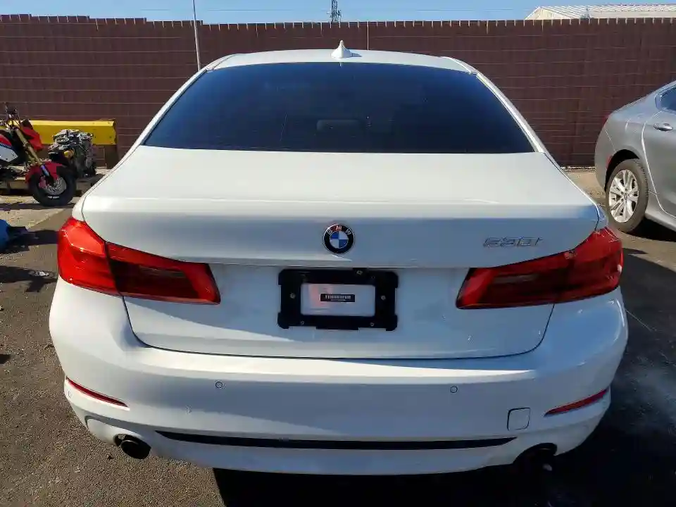 WBAJA5C59JWA36564 2018 BMW 5 SERIES-5