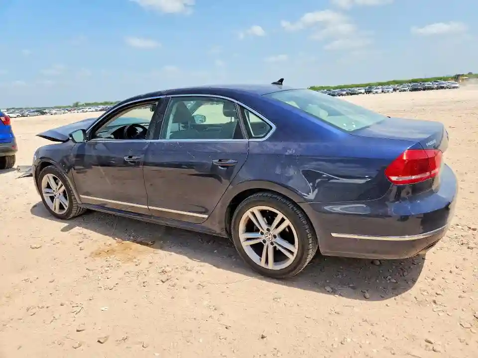 1VWBV7A36FC046982 2015 VOLKSWAGEN PASSAT-1