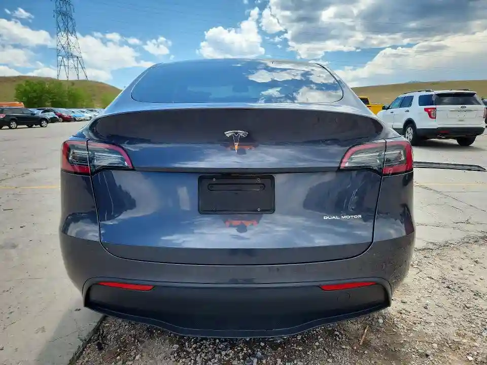 7SAYGDEE8PF935484 2023 TESLA MODEL Y-5