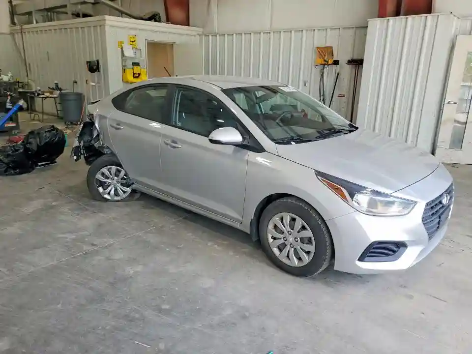 3KPC24A34JE021675 2018 HYUNDAI ACCENT-3