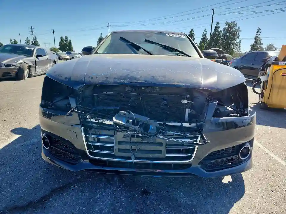 WAU44AFD9HN011466 2017 AUDI A8-4