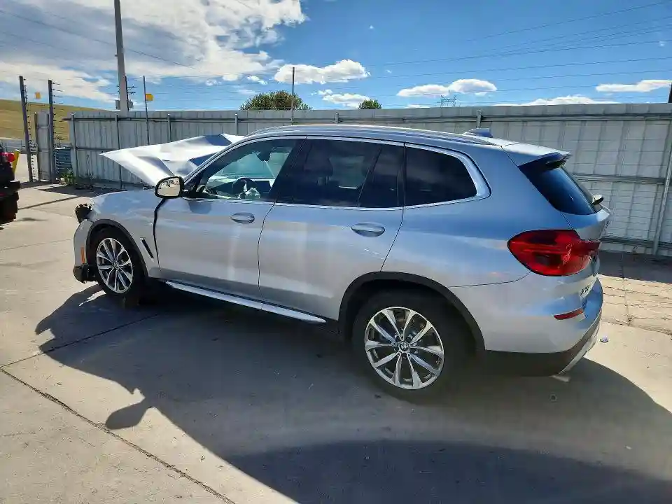 5UXTR9C53KLE13340 2019 BMW X3-1