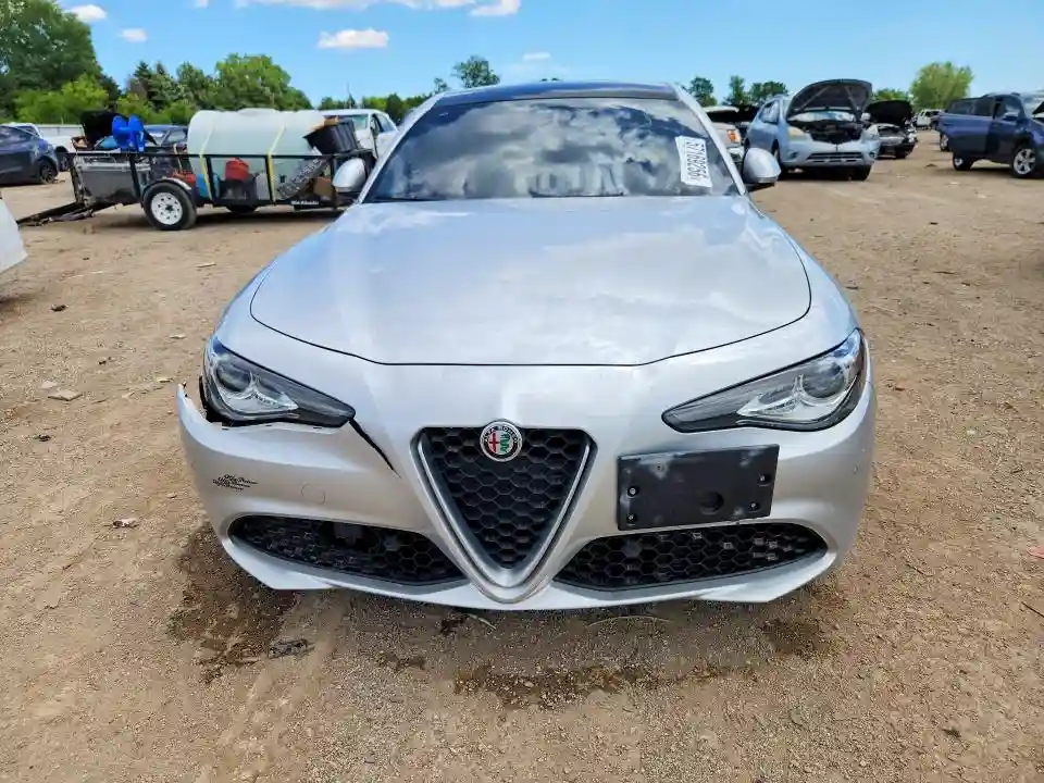 ZARFAEEN6H7546545 2017 ALFA ROMEO GIULIA-4