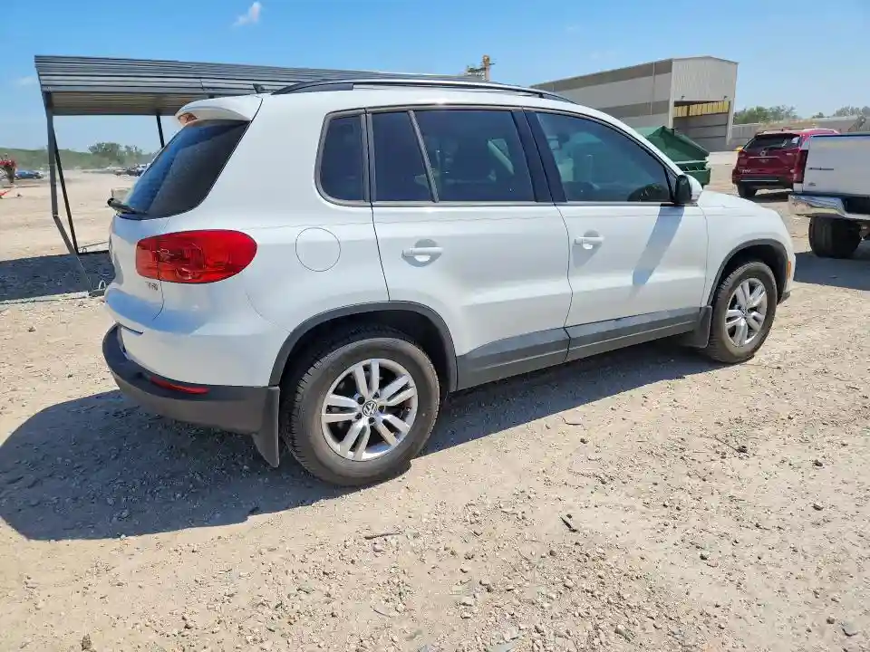 WVGAV7AX5HK026552 2017 VOLKSWAGEN TIGUAN-2