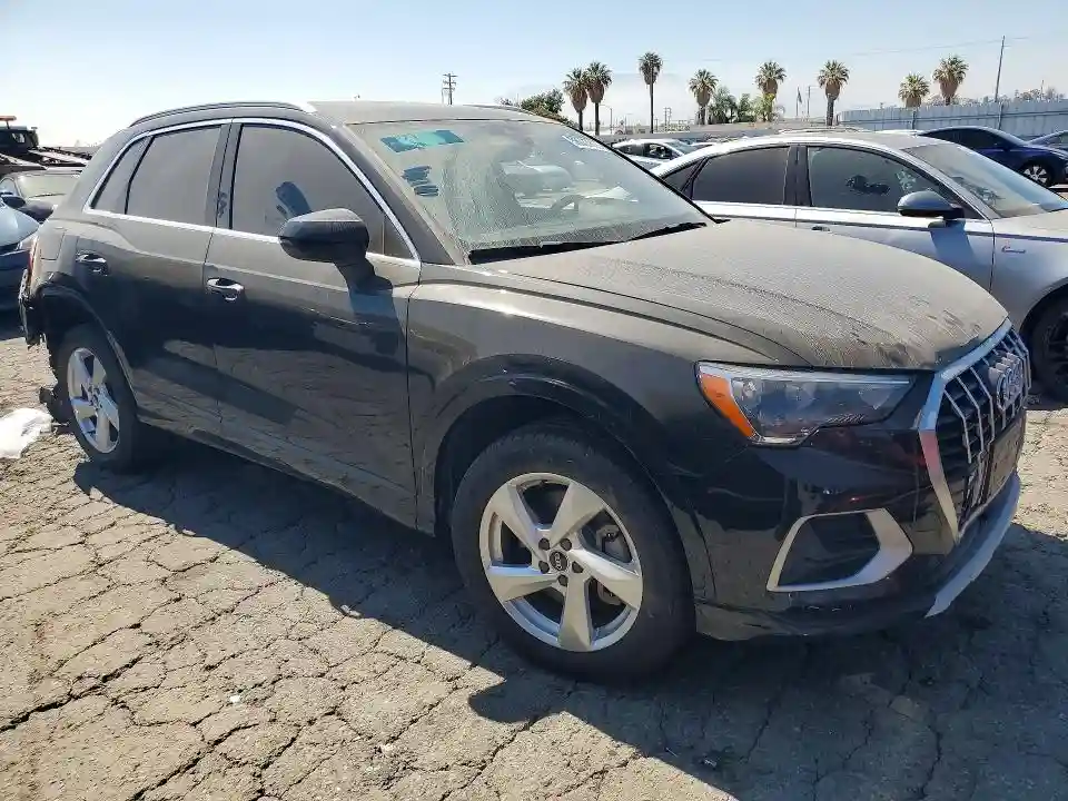 WA1AUCF3XM1132169 2021 AUDI Q3-3