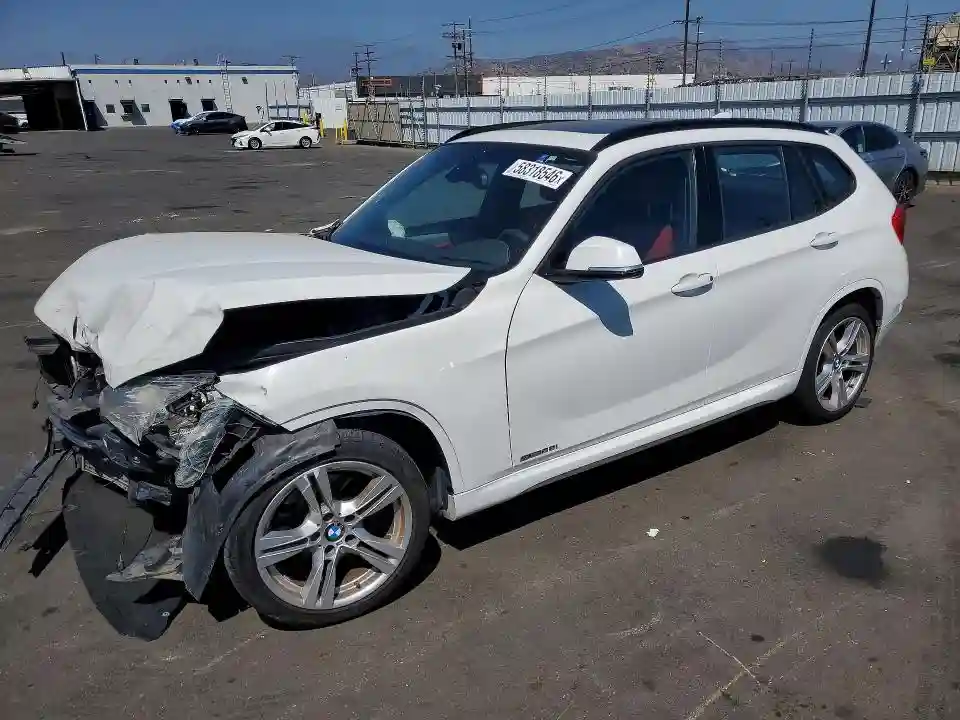 WBAVM1C53FV498162 2015 BMW X1-0