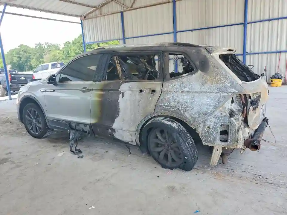 3VV3B7AX5NM166550 2022 VOLKSWAGEN TIGUAN-1