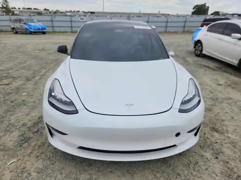 5YJ3E1EB6KF421904 2019 TESLA MODEL 3-4