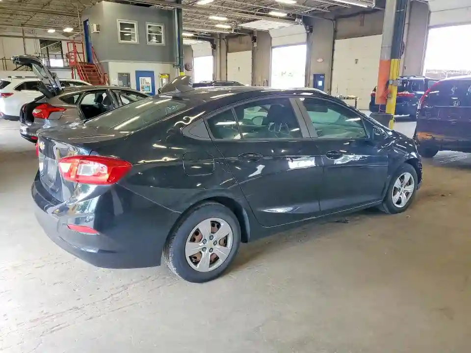 1G1BC5SM0J7163357 2018 CHEVROLET CRUZE-2