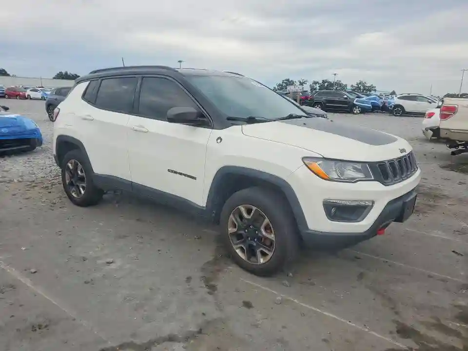 3C4NJDDB6JT451332 2018 JEEP COMPASS TR-3