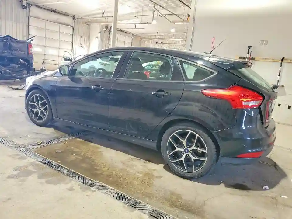 1FADP3M26HL249204 2017 FORD FOCUS-1