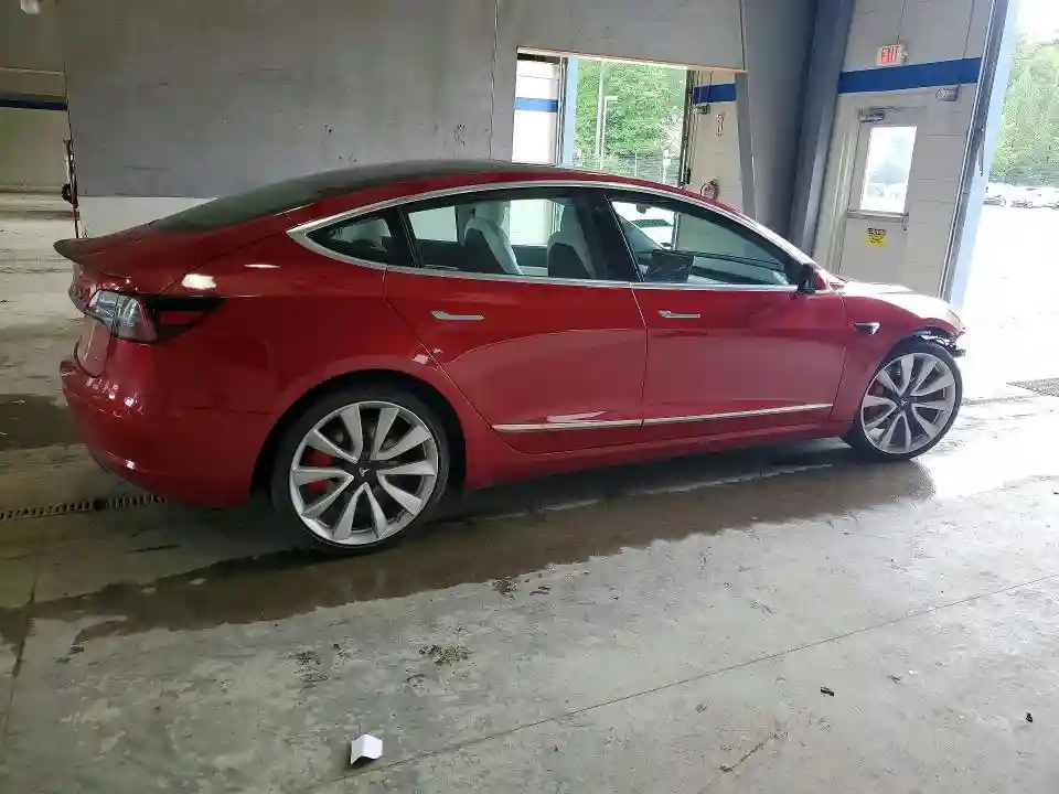 5YJ3E1EB5JF074760 2018 TESLA MODEL 3-2