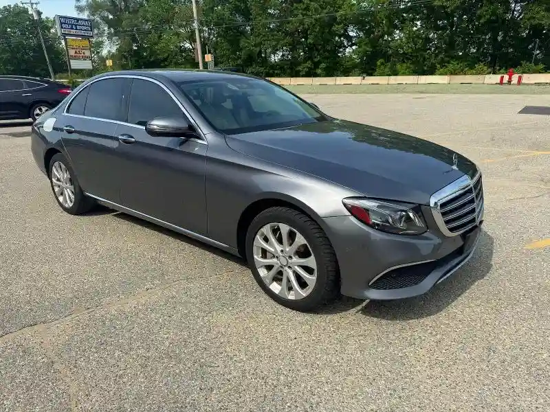 WDDZF4JB9HA118251 2017 MERCEDES-BENZ E-CLASS-0